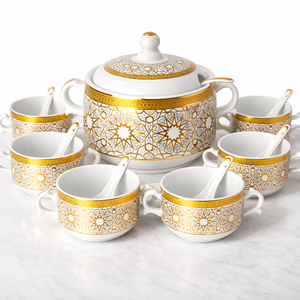 Sopera de Porcelana Blanca con Detalles Dorados y 6 Cuencos con Cucharas – 2,7L-Diseño Geométrico Árabe