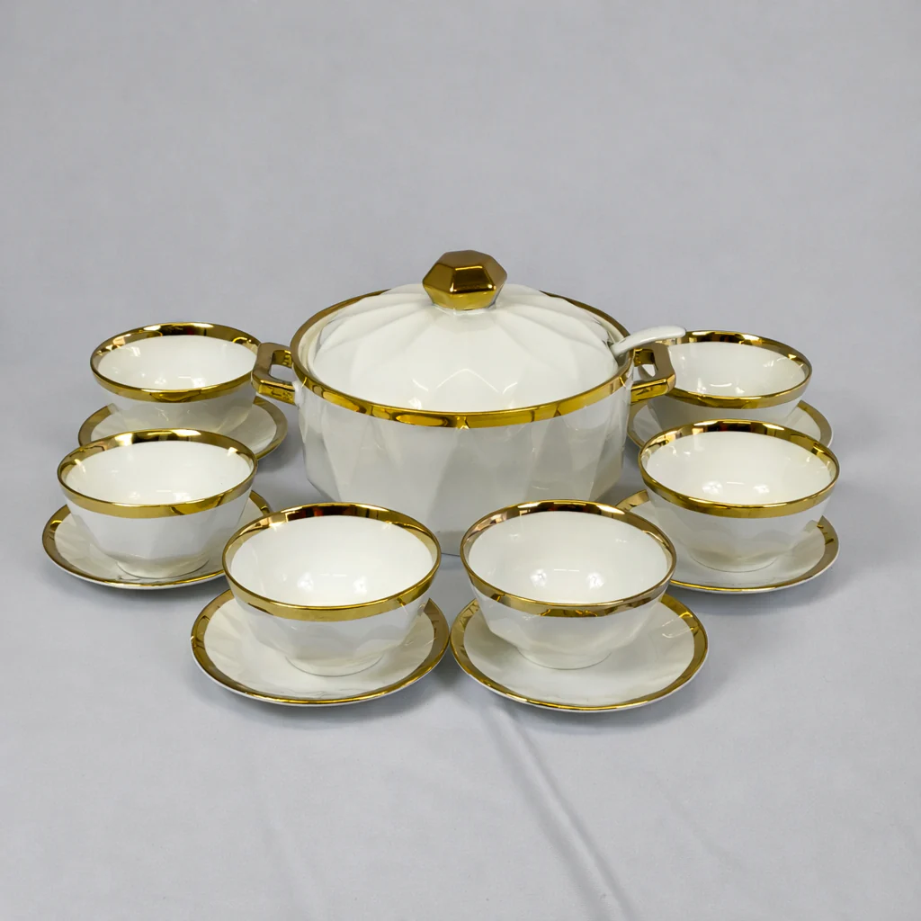 Juego de Soperas y Tazones de Porcelana Blanca con Borde Dorado –2,7L - Image 2
