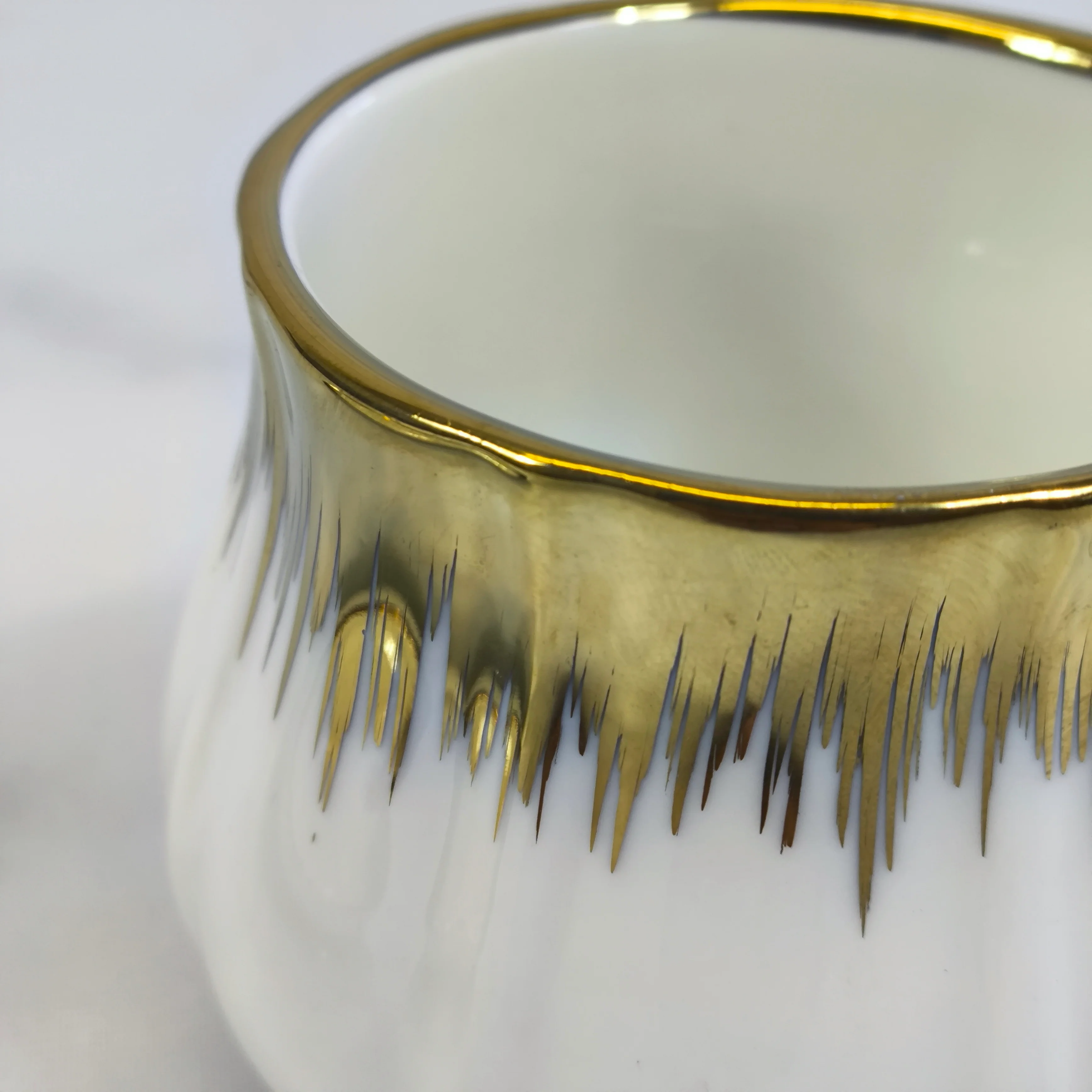 ✨ Set de 6 Tazas de Café en Porcelana Blanca con Acabado Dorado Elegante ✨ - Image 5