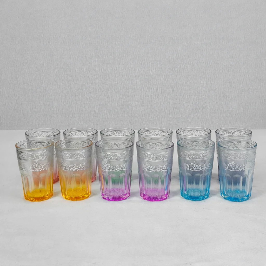 Set de 12 Vasos de Vidrio con Degradado de Colores y Diseño Floral - Image 2
