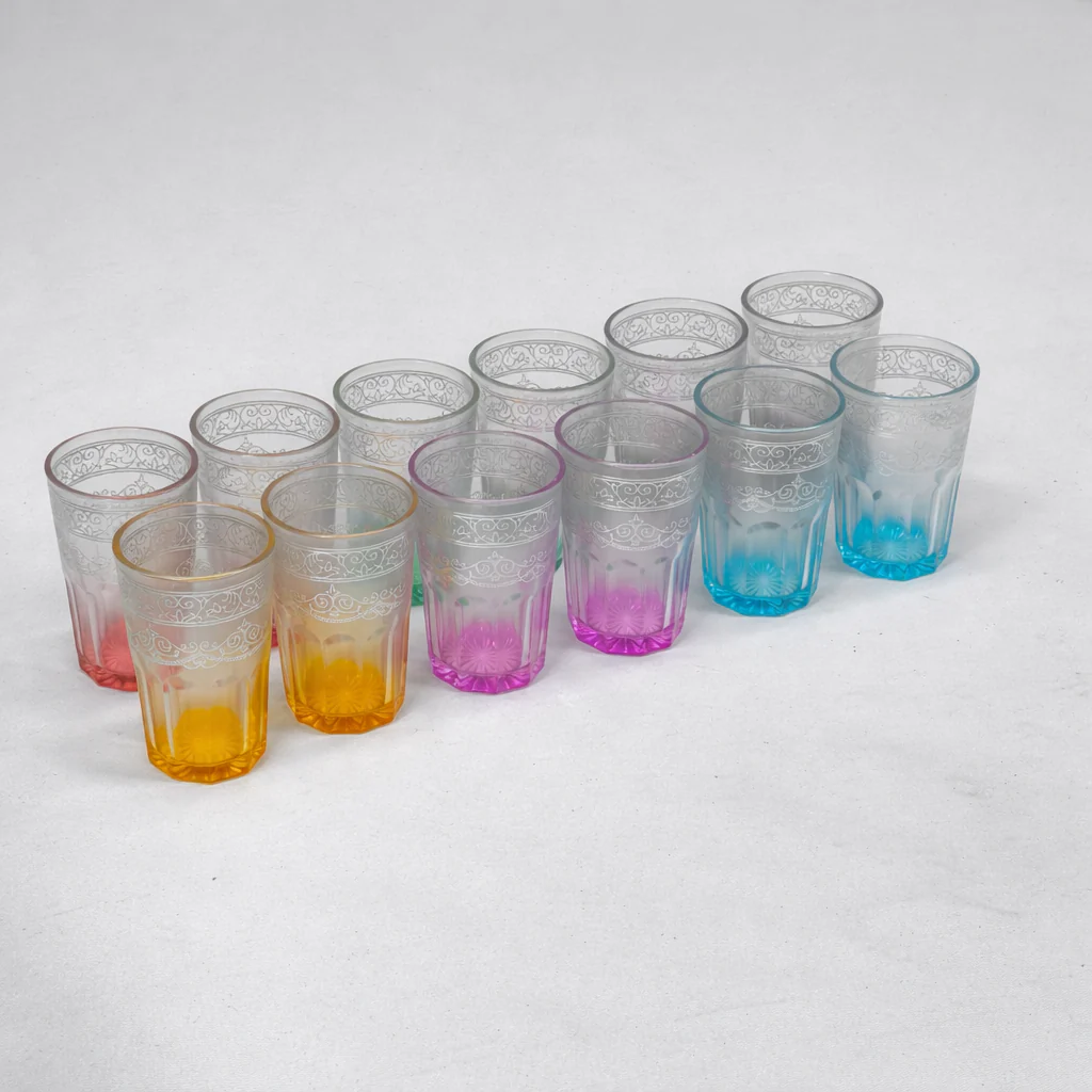 Set de 12 Vasos de Vidrio con Degradado de Colores y Diseño Floral - Image 3