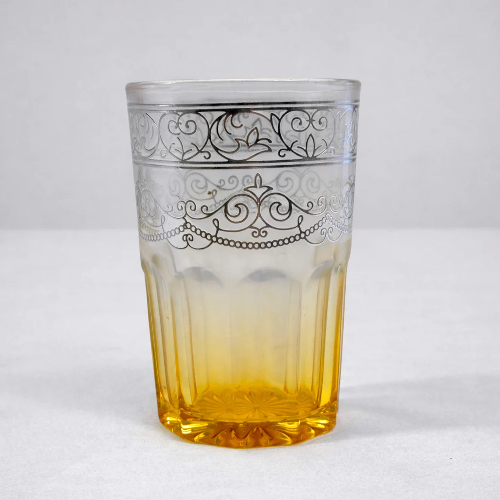 Set de 12 Vasos de Vidrio con Degradado de Colores y Diseño Floral - Image 6