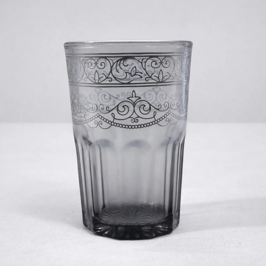 Set de 12 Vasos de Vidrio con Degradado de Colores y Diseño Floral - Image 9